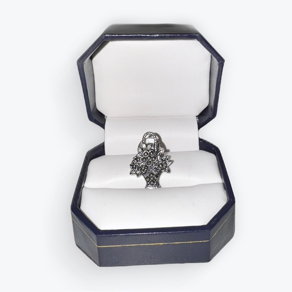 Vintage Jewelry - Vintage Flower Bouquet Pin Brooch